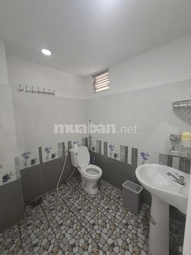 Cho thuê nhà mặt tiền Hóc Môn, Nguyễn Văn Bứa, 115m2, tiện kinh doanh