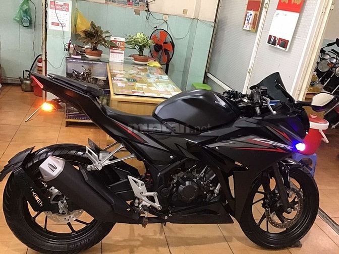 HONDA CBR 150cc,SX NĂM 2018.XE RẤT ĐẸP.ĐẦU NỒI,MÁY MÓC  ZIN NGUYÊN BẢN