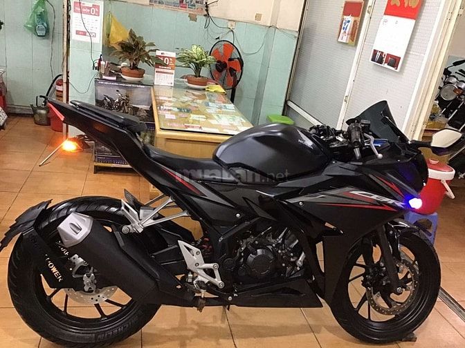 HONDA CBR 150cc,SX NĂM 2018.XE RẤT ĐẸP.ĐẦU NỒI,MÁY MÓC  ZIN NGUYÊN BẢN