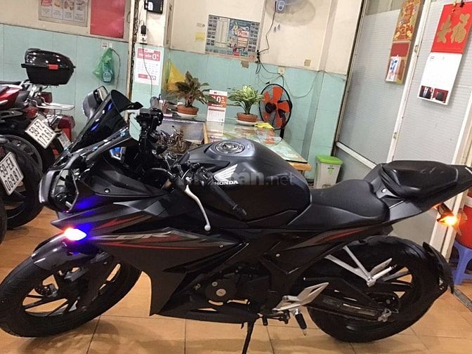 HONDA CBR 150cc,SX NĂM 2018.XE RẤT ĐẸP.ĐẦU NỒI,MÁY MÓC  ZIN NGUYÊN BẢN