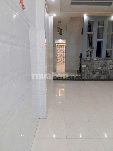 Cho thuê nhà rộng rãi 6pn 4wc xe tải thông thoáng an ninh nhà 4 lầu