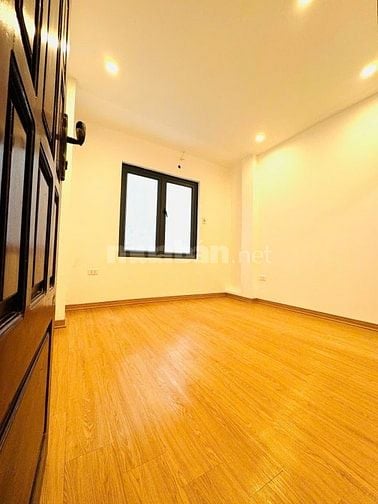 Siêu hiếm nhà Đội Cấn Ba Đình 50m ra phố DT20m2 xây 5 tầng giá 3.45 tỷ