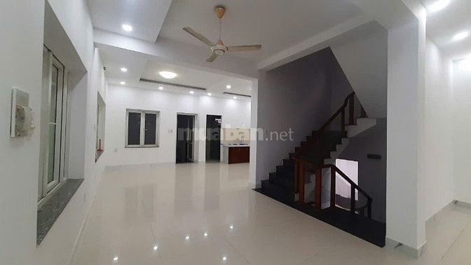 Villa có hầm, sân rộng, diện tích 12x26m, 5 tầng, phường An Khánh, Q2