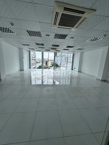 Cho thuê nhà 1.200m2 mặt tiền đường Hoàng Diệu, Phường 6, Quận 4