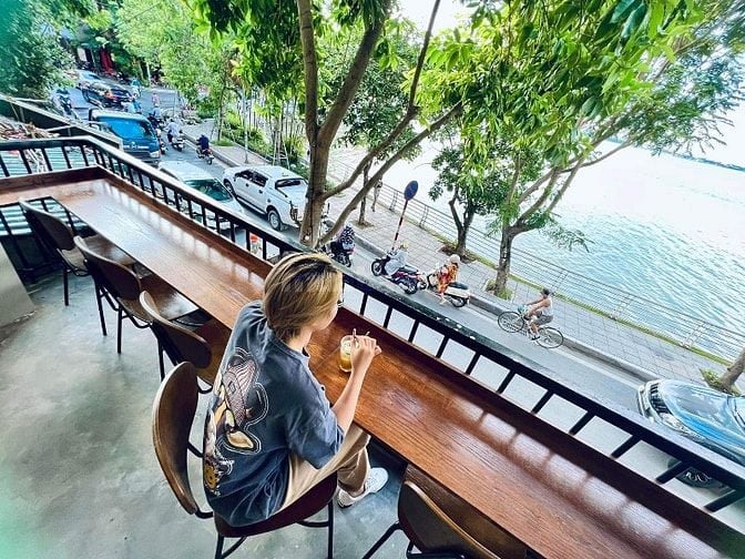 Sang nhượng quán cafe doanh thu 10tr/ngày View mặt Hồ Văn Quán