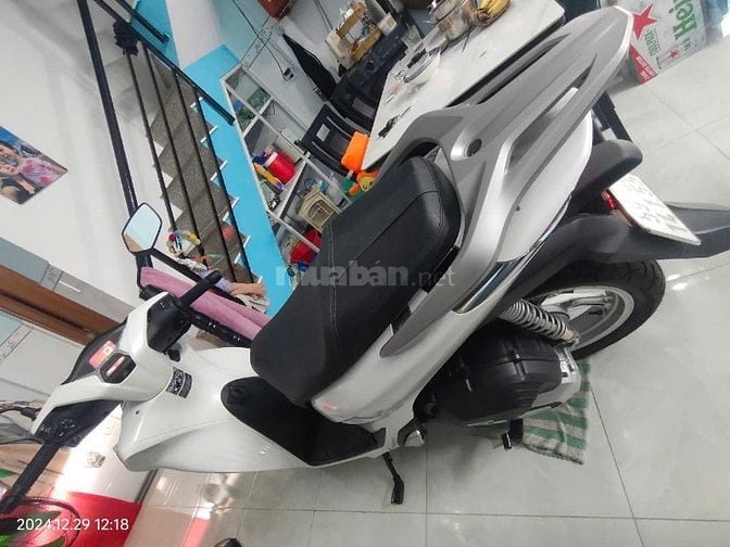 Bán SH 125 mới mua, ĐK cuối 2024, Odo 9xxkm, BS Tp.HCM, mới nguyên zin