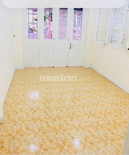 Cho thuê nhà 3 tầng, diện tích 40m2/sàn tại ngõ 218 Tây Sơn, Đống Đa