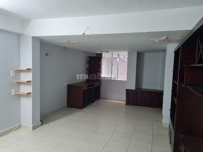 Căn hộ trệt SIÊU LỚN ngay trung tâm Q5 (150m2), giá RẺ vừa ở vừa SXKD