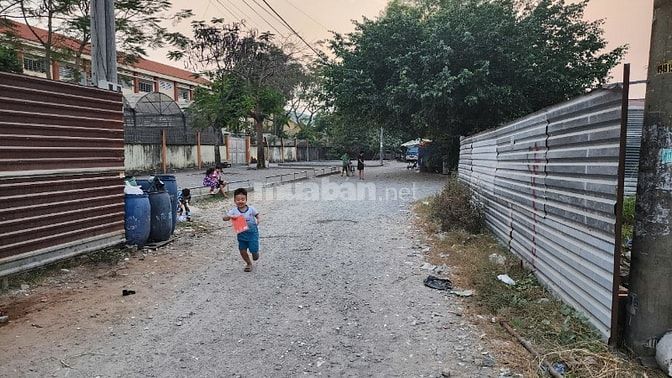 CHÍNH CHỦ BÁN ĐẤT SAU LƯNG TRƯỜNG TIỂU HỌC BÌNH HÒA, TP.THUẬN AN