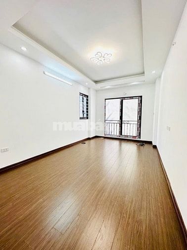 Bán nhà 5 tầng diện tích 30,8m2 mặt tiền 3.5m  khu phố Âu Cơ, Tây Hồ 