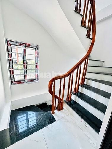 Bán nhà 5 tầng diện tích 30,8m2 mặt tiền 3.5m  khu phố Âu Cơ, Tây Hồ 