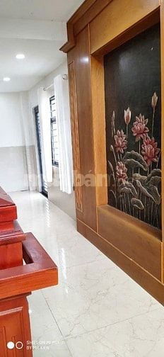 CHÍNH CHỦ CẦN BÁN NHÀ GẦN SÂN BAY 3 LẦU ST HẺM XE TẢI 5PN GIÁ RẺ