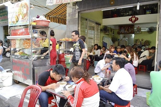 Quán Bánh Canh cần tuyển 5 nhân viên phục vụ + tạp vụ làm tại Quận 1