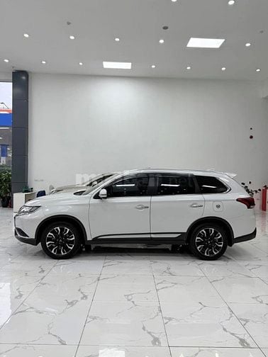 Bán Mitsubishi Outlander Premium 2.0 CVT sản xuất 2020