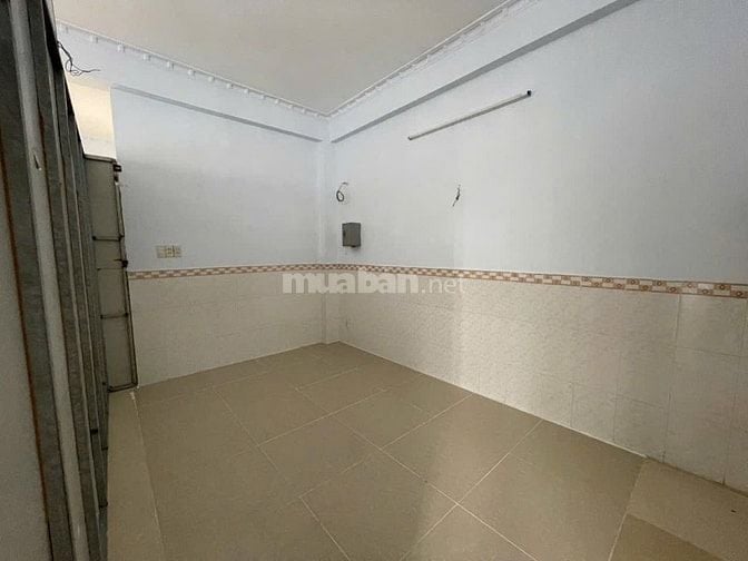 Mặt tiền nội bộ khu Tô Hiệu 6x20m 1 lửng 3 lầu 30triệu