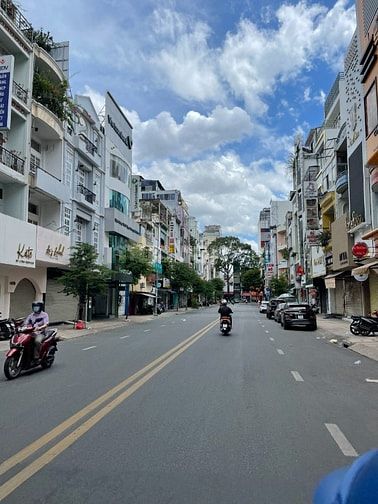 Building 3MT Võ Văn Tần-Nguyễn Sơn Hà. DT 8.5x32m, 7 tầng ST