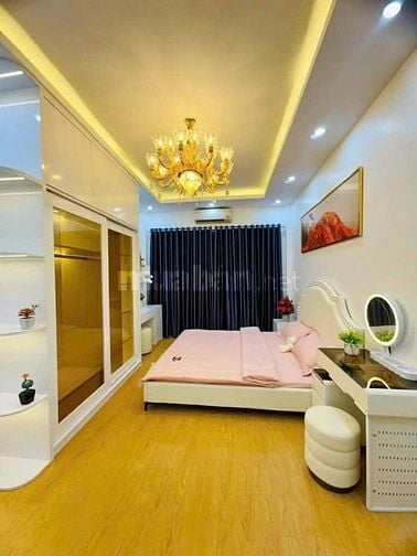 Nhà Đẹp Phố Tôn Đức Thắng, Đống Đa 32m, 4 tầng, mt 3.5m, giá 6.6 tỷ.