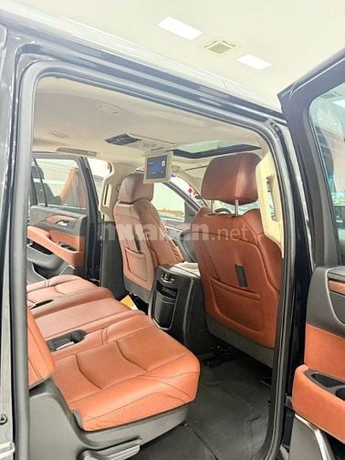 Bán Cadillac Escalade ESV Platinum 6.2, sản xuất 2016.