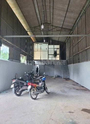 cần bán căn nhà xưởng 147m2 ở xã Tân Phú Trung - Củ Chi giá 650 triệu