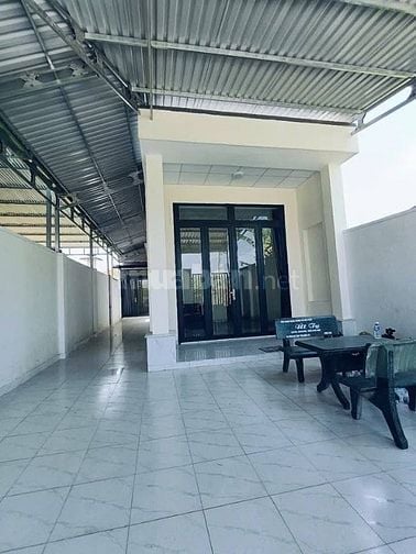 Cần bán gấp căn nhà cấp 4 có 100m2 SHR ở Đ . Bàu Tre, Củ Chi giá 635tr