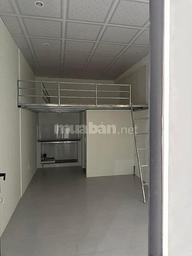 Tolet trong phòng (có gác) điện nước giá nhà nước 