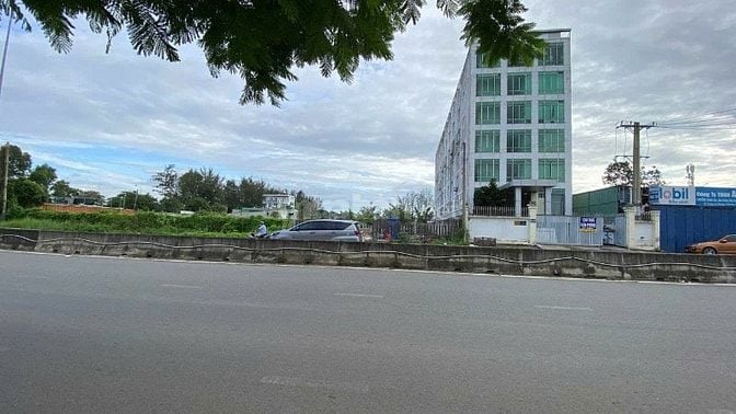 Bán đất mặt tiền Liên Phường, Phú Hữu, Quận 9. Diện tích: 14,48x65m