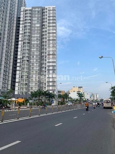 Cho thuê nhà MT Lý Chiêu Hoàng, 4 x 21m, 3.5 tấm, 20 triệu/tháng.