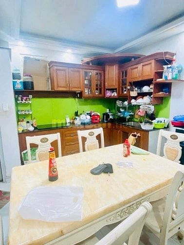 Nhà 3 lầu mặt tiền hẻm 8m, nội thất Full, SHR tiện kinh doanh