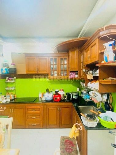 Nhà 3 lầu mặt tiền hẻm 8m, nội thất Full, SHR tiện kinh doanh