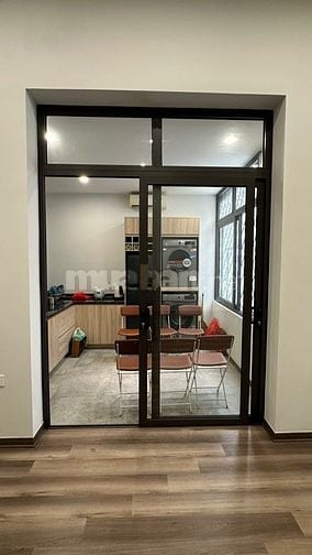 Chính chủ cho thuê căn hộ 80m2, tầng 2 biệt thự cổ, mặt phố  Bà Triệu