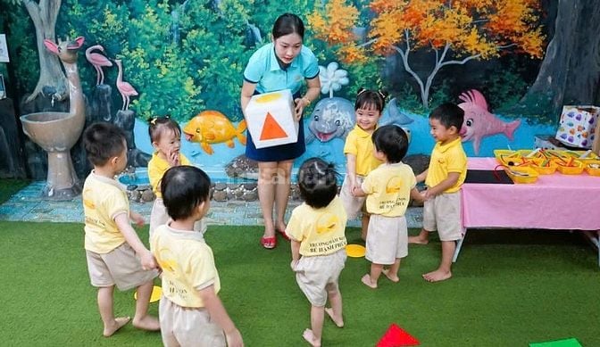 Trường mầm non Bé Hạnh Phúc (Happy kids) tuyển gấp Giáo viên & Bảo mẫu