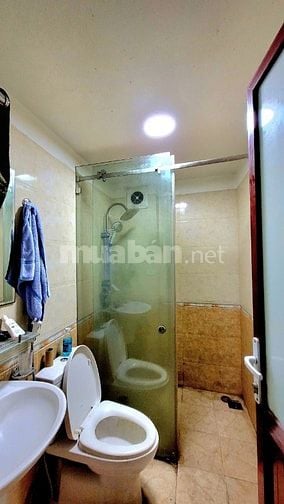 Cho thuê nhà nguyên căn 65m2 * 4 tầng tại ngõ 1197 Giải Phóng