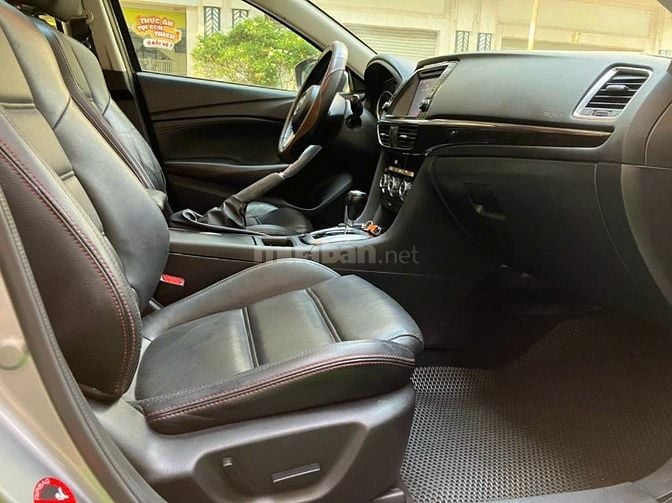 Gia đình bán xe Mazda 6 Skyactive full option