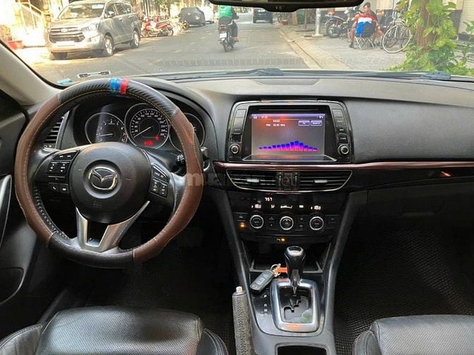 Gia đình bán xe Mazda 6 Skyactive full option