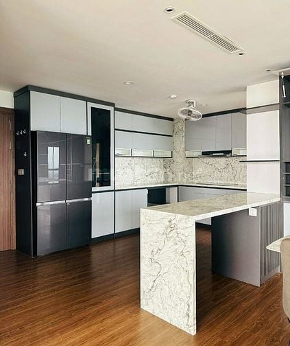 Cho thuê căn góc 3 ngủ 168m² tòa Udic Westlake Võ Chí Công