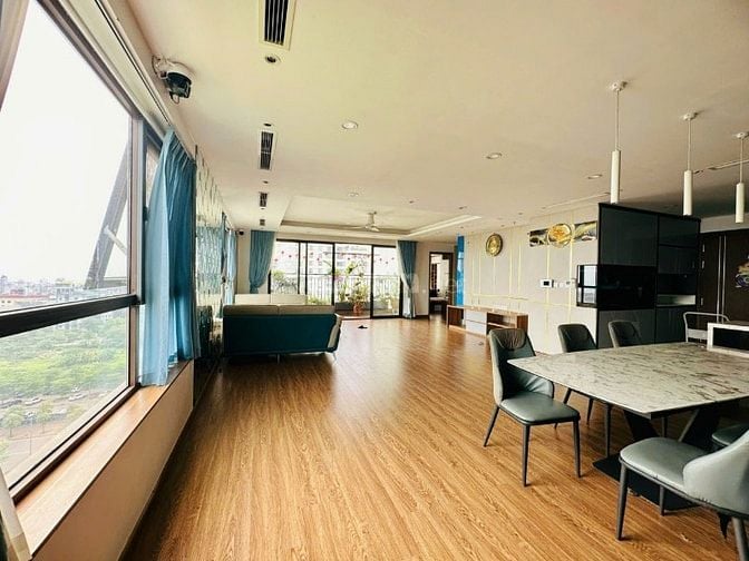 Cho thuê căn góc 3 ngủ 168m² tòa Udic Westlake Võ Chí Công