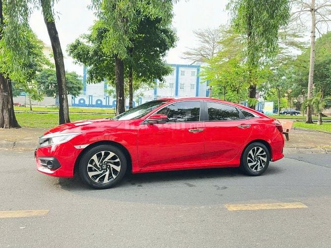 Bán xe Honda Civic 1.8AT Bản E. Sản Xuất 2018. Màu Đỏ