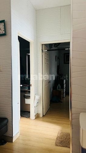 (Chủ gấp bán) Căn hộ Ngô Gia Tự, 65m2, 2pn, tầng cao, nhà mới, 3 tỷ