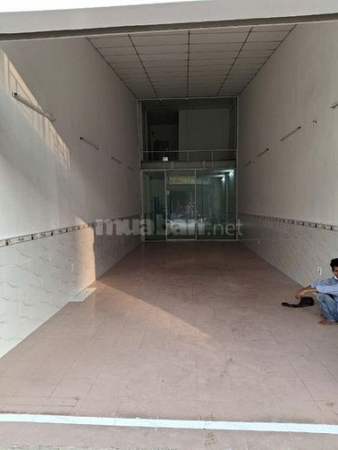 Bán nhà mặt tiền đường Lạc Long Quân.DT: 4,2x 27m. giá bán 25 tỷ