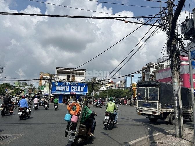 Bán hoặc cho thuê nhà mặt tiền nguyên căn 3 tầng kế bên ST co op mart