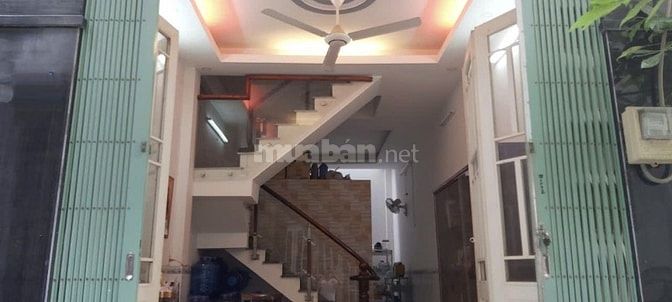 Nhà bán đường Mễ Cốc, P15 - Q8. 4m x 10m. Trệt, 2 Lầu. Hẻm rộng  2,5m.