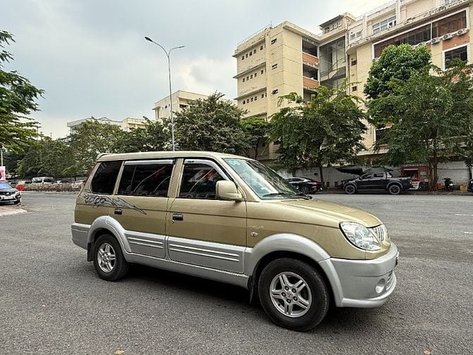 Cần bán xe Mitsubishi Jolie bánh treo sx-2005 phung xăng điện tử