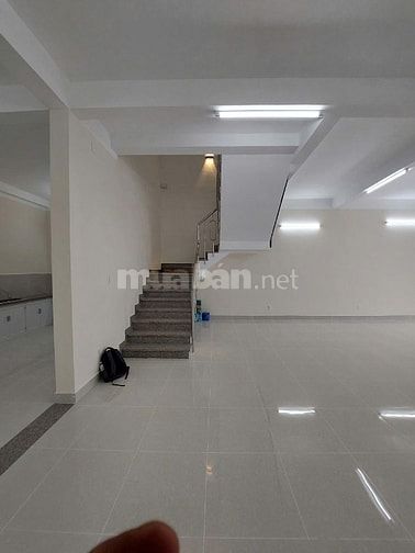 Cho thuê nhà nguyên căn 35 Lê Thị Kim, Xuân Thới Sơn, XD 300m2