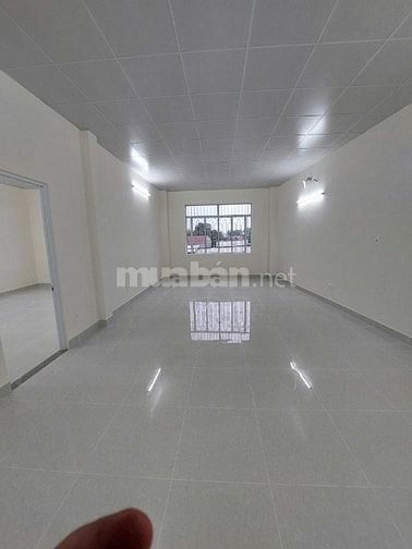 Cho thuê nhà nguyên căn 35 Lê Thị Kim, Xuân Thới Sơn, XD 300m2