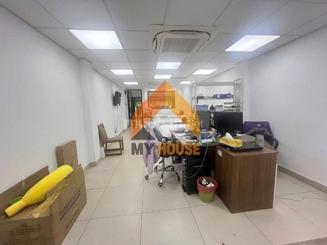 ĐỈNH NÓC - NHÀ PHỐ TRỐNG SUỐT 300M2 NGAY TRẦN LỰU Q2 MỚI CỨNG^^