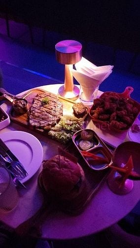 Sang nhượng quán Bar & Lounge khu vực sầm uất Bậc Nhất Quận 1 