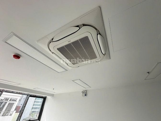 Cho thuê tòa văn phòng cao cấp 9 tầng full kính - trang bị đầy đủ tiện