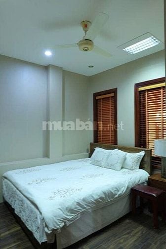 Cần cho thuê tòa nhà 5 tầng diện tích 1 tầng 90 m2, 4 phòng ngủ, 