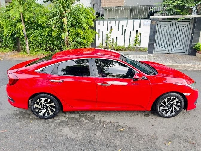 Honda Civic 1.8E Vin 2018 màu đỏ xe cực đẹp 