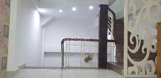 Bán nhà hẻm Nguyễn Thị Minh Khai, Phường 6, Quận 3, 3,6x11m